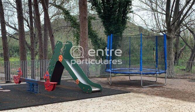 Petite aire de jeux pour enfants